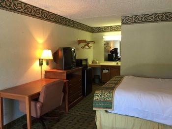 Daynite Inn - Hartwell Exterior photo